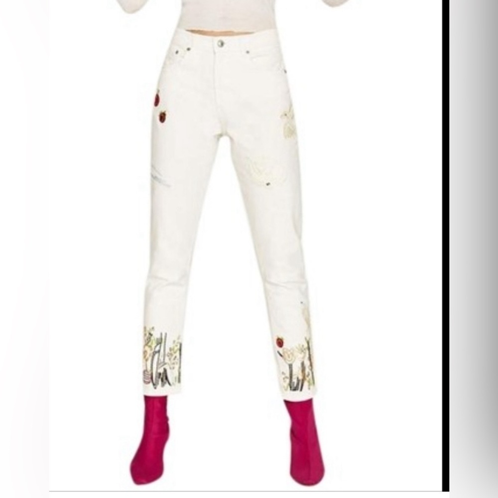 Zara woman Denim Embroidered High Waist New
Boyfriend Cut Jeans Size: US… - Picture 3 of 12